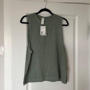 Sweater vest / tank top